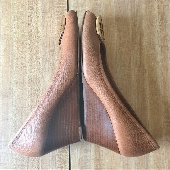 TORY BURCH Peep Toe Wedge Pump Sally 2 Leather Heels Tan Gold Shoes - Picture 8 of 14